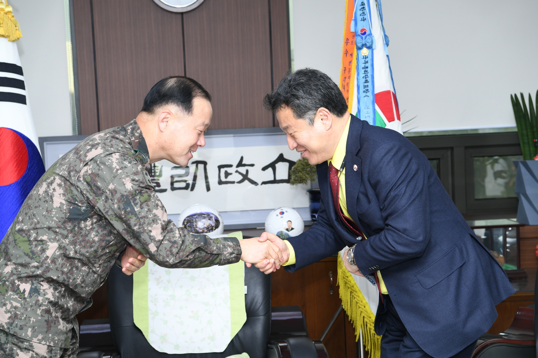 육군 제73사단 사단장 방문 이미지 6 - 본문에 자세한설명을 제공합니다.