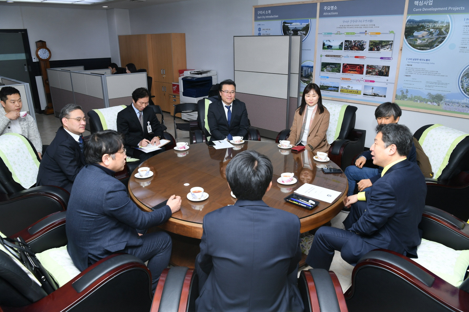 교육과 사람들 제안 브리핑 이미지 1 - 본문에 자세한설명을 제공합니다.