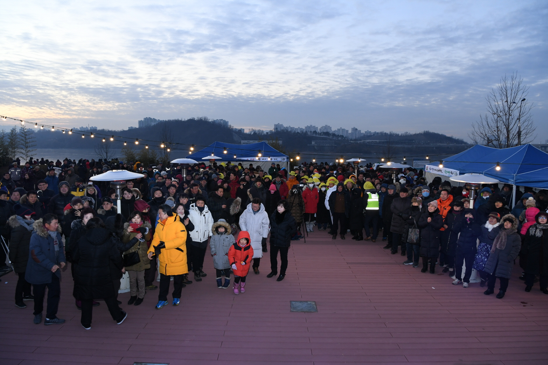 2019 새해 해맞이 행사 이미지 40 - 본문에 자세한설명을 제공합니다.