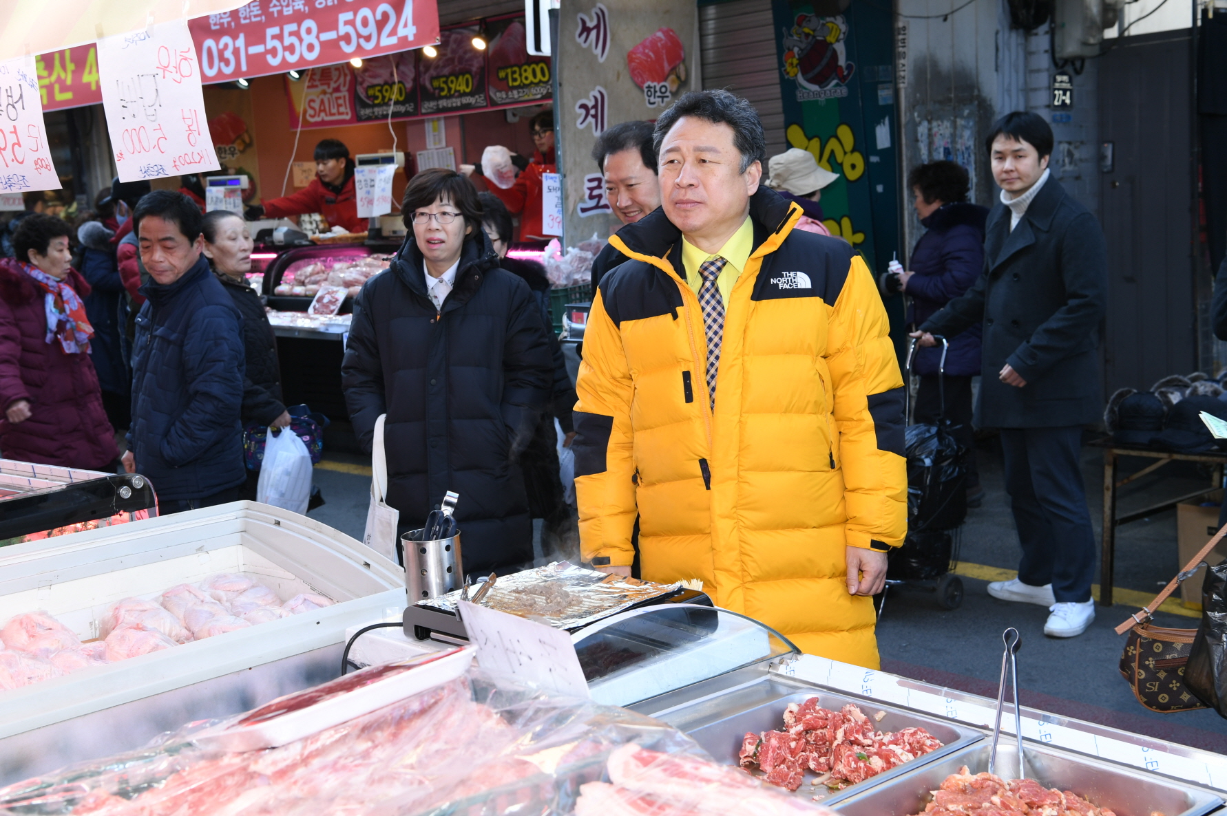 설맞이 기관장 전통시장 장보기날  행사 이미지 1 - 본문에 자세한설명을 제공합니다.
