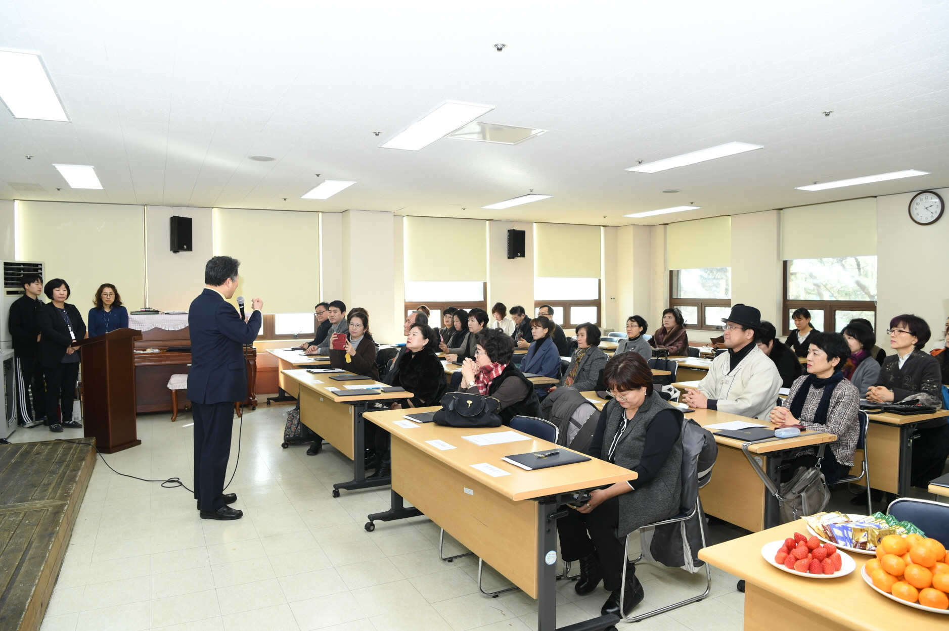 2019 여성노인회관 강사 위촉식 이미지 2 - 본문에 자세한설명을 제공합니다.