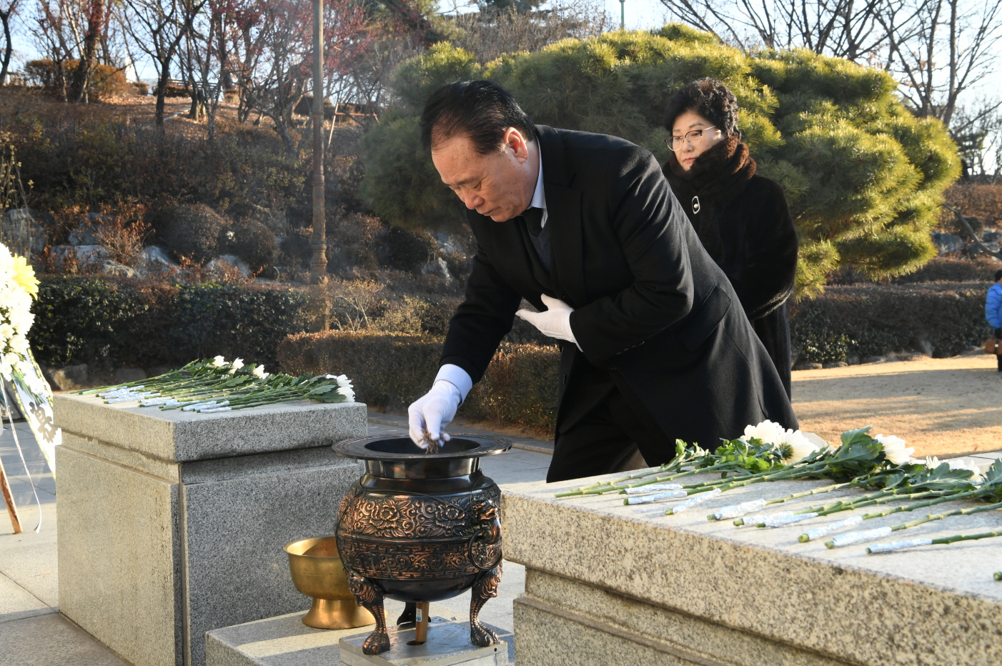 2019년 현충탑 참배 이미지 20 - 본문에 자세한설명을 제공합니다.
