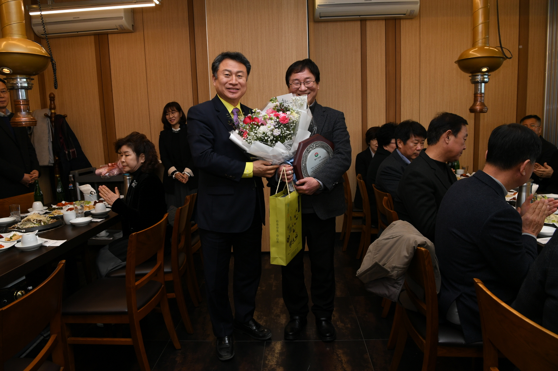 제28,29대 부시장 송환영회 이미지 6 - 본문에 자세한설명을 제공합니다.