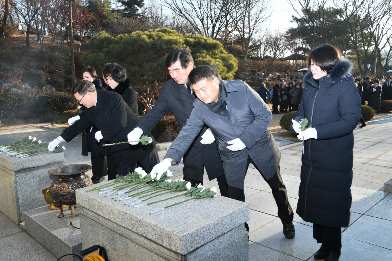 2019년 현충탑 참배 이미지 16 - 본문에 자세한설명을 제공합니다.