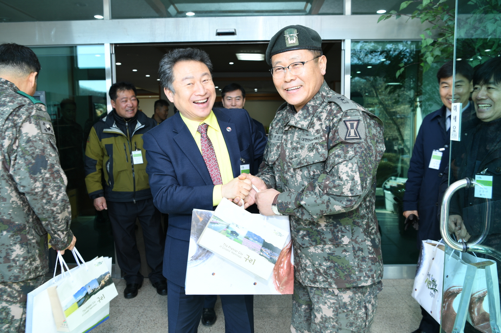 광개토부대 위문 이미지 5 - 본문에 자세한설명을 제공합니다.