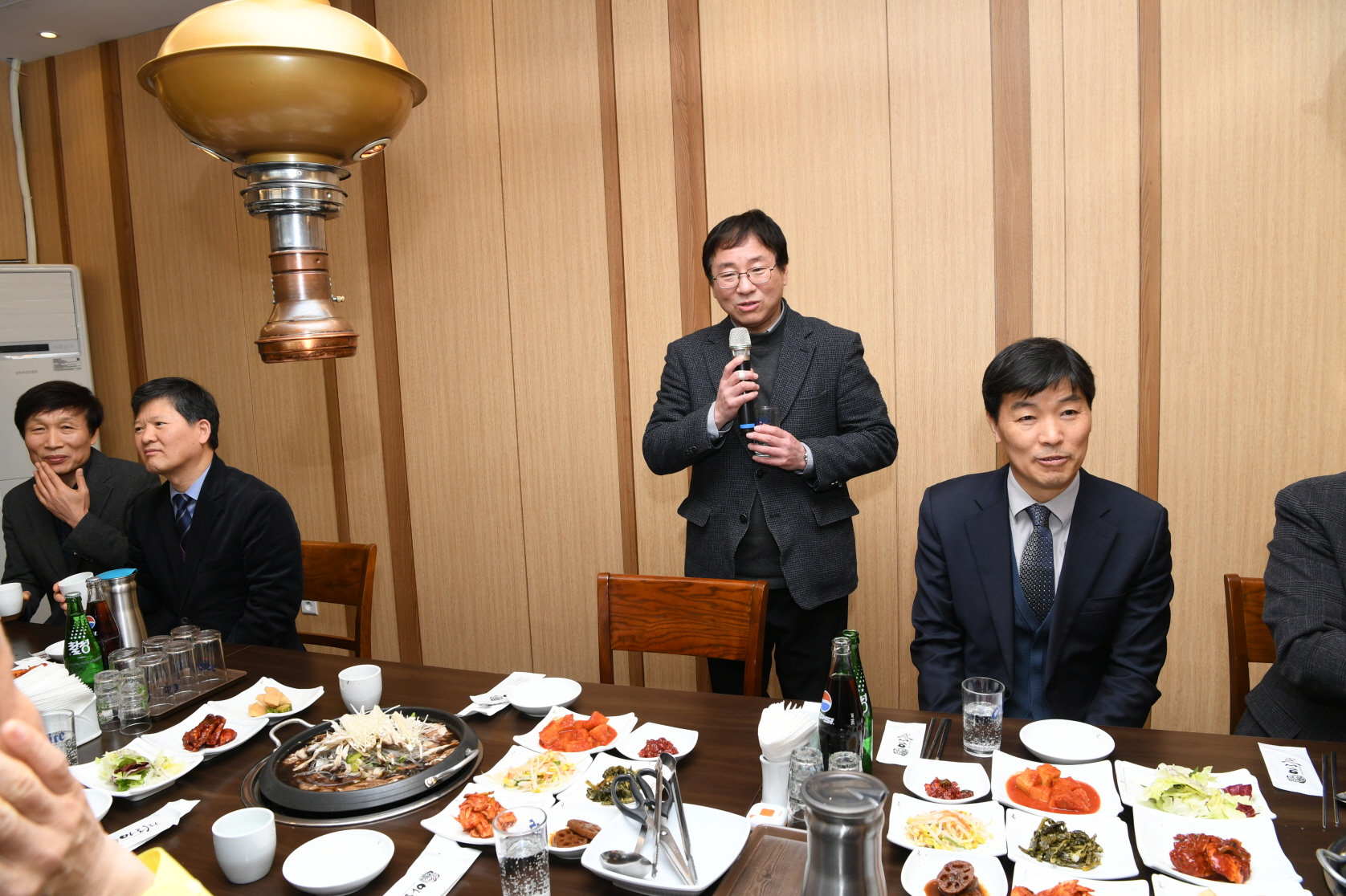 제28,29대 부시장 송환영회 이미지 13 - 본문에 자세한설명을 제공합니다.