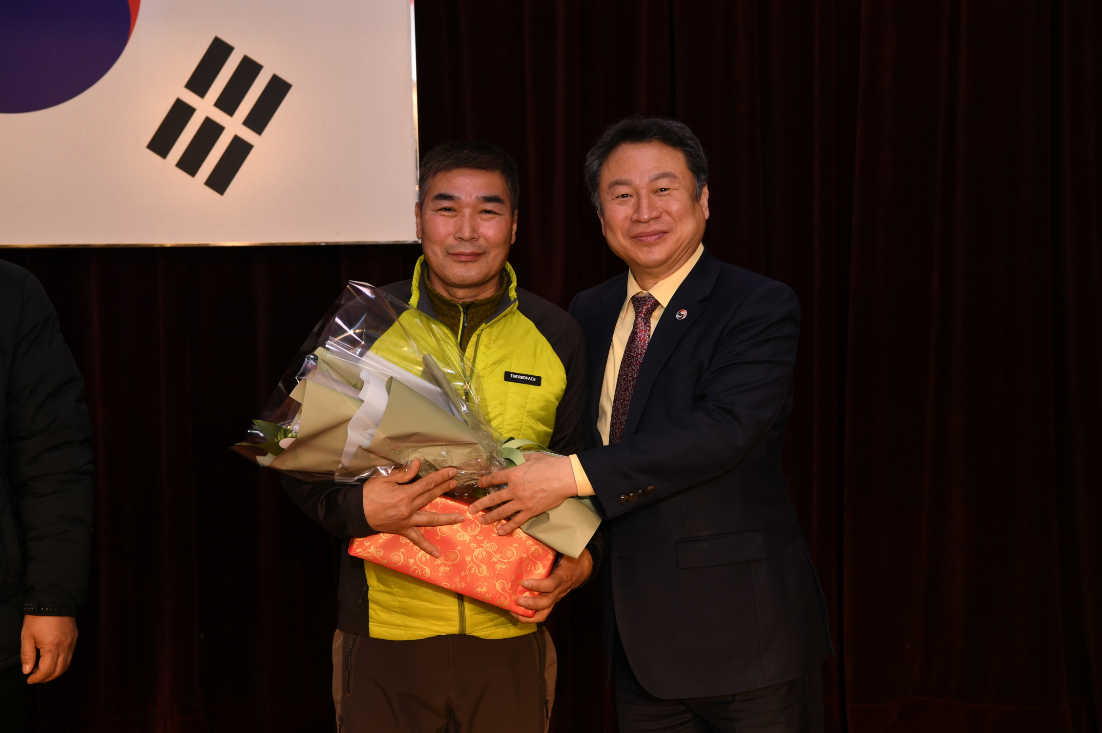 정년퇴임식 이미지 28 - 본문에 자세한설명을 제공합니다.