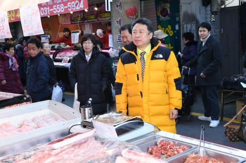 설맞이 기관장 전통시장 장보기날  행사 이미지