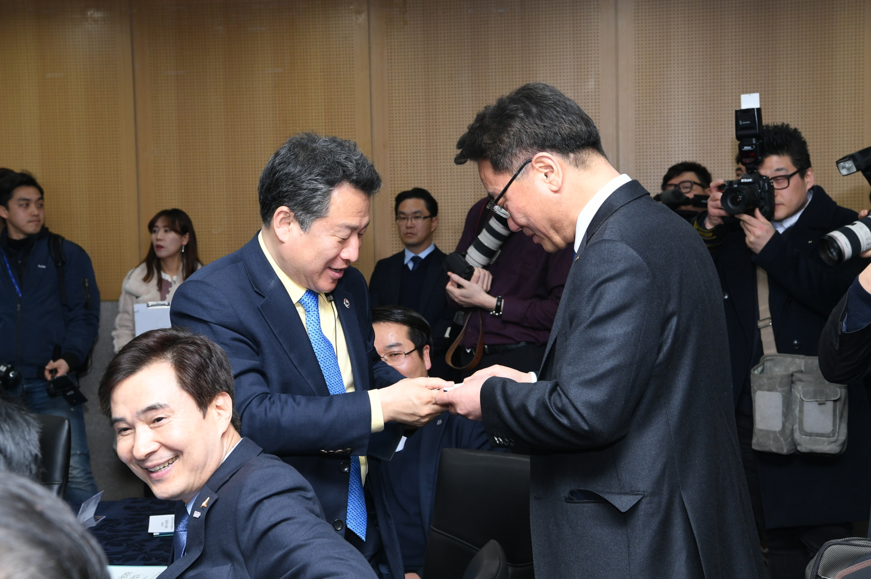 자치분권지방정부 협의회 회원 환담 이미지 7 - 본문에 자세한설명을 제공합니다.