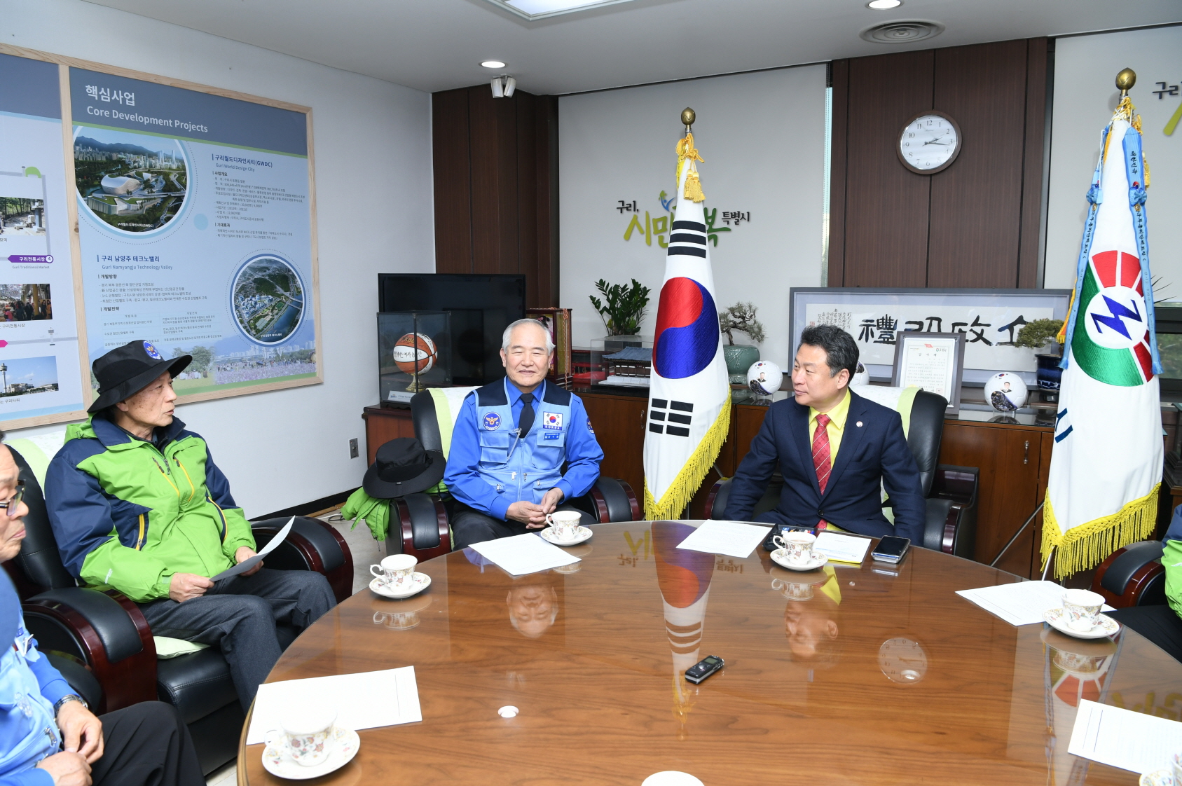 실버경찰봉사대 간담회 이미지 3 - 본문에 자세한설명을 제공합니다.