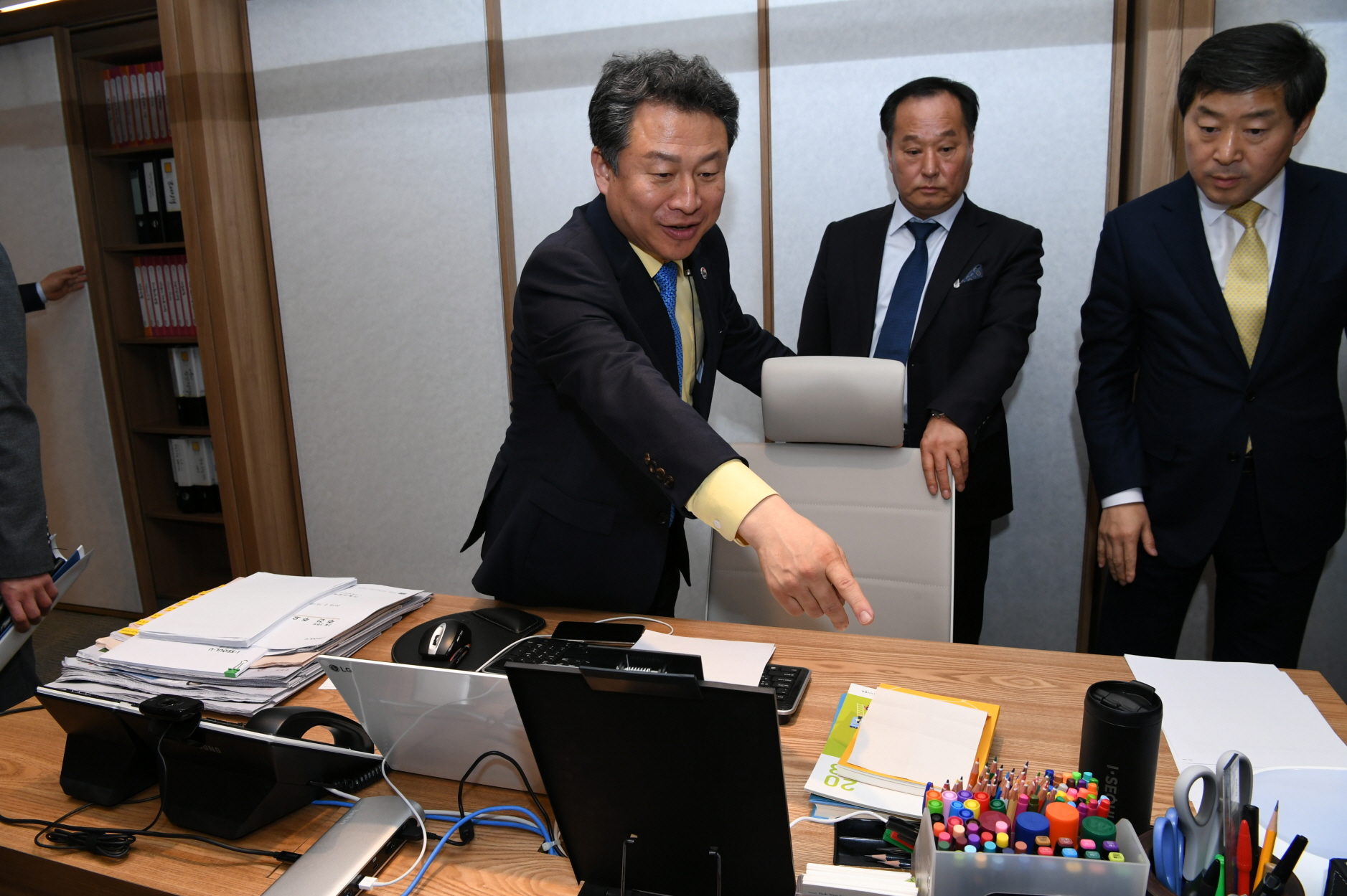 박원순 서울시장 집무실 방문 이미지 8 - 본문에 자세한설명을 제공합니다.