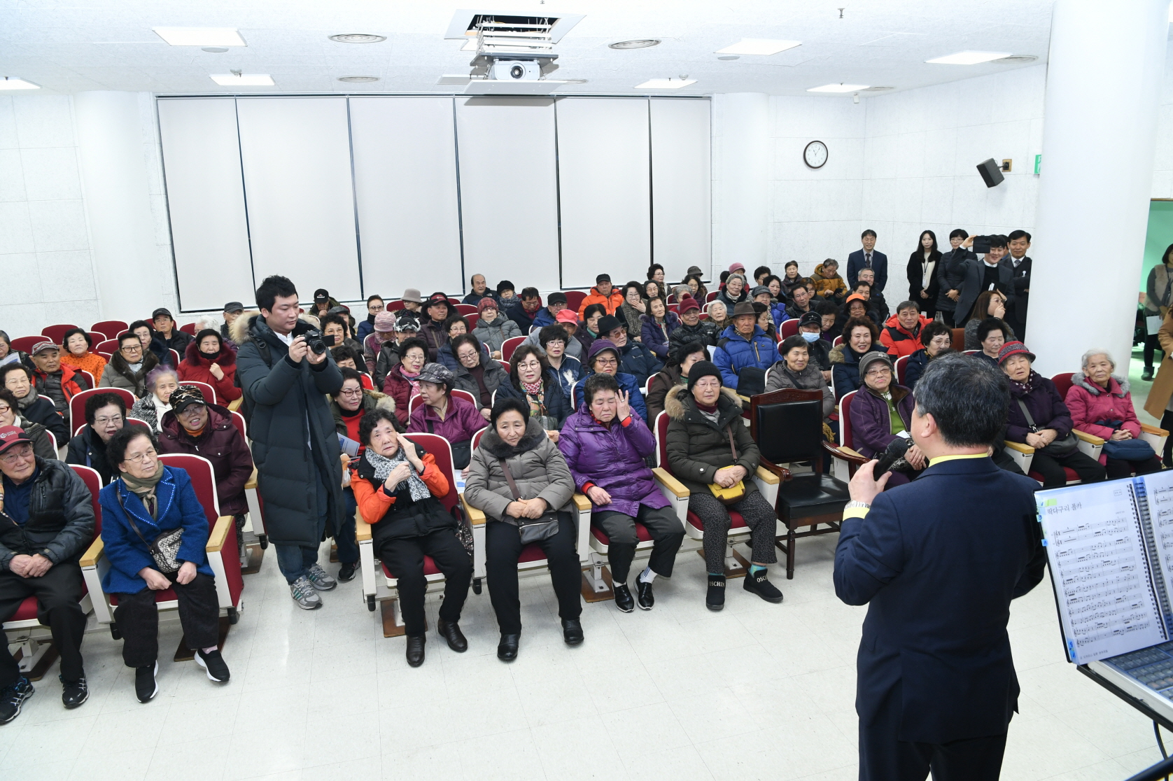 취약계층 홀몸어르신을 위한 자선음악회 이미지 14 - 본문에 자세한설명을 제공합니다.