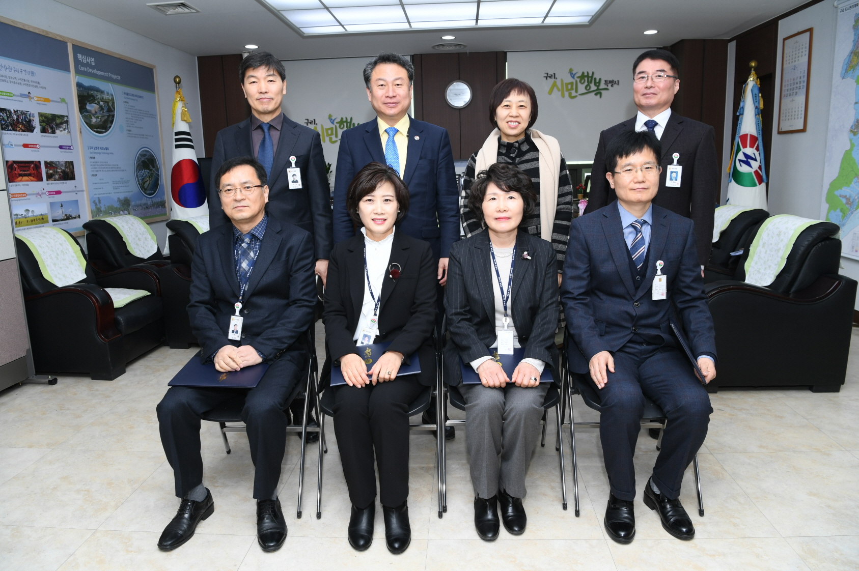 임용장 교부 이미지 3 - 본문에 자세한설명을 제공합니다.