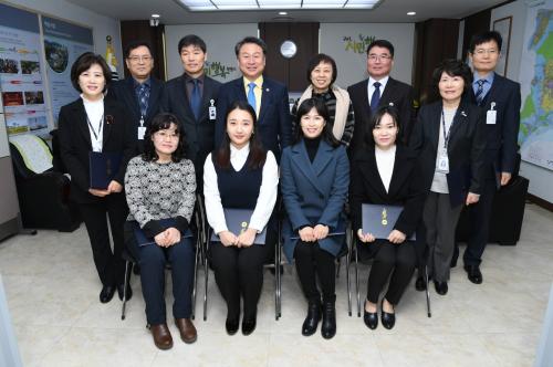 임용장 교부 이미지