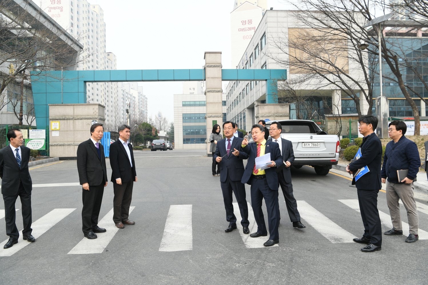 수택고등학교 앞 도로시설 점검 이미지 1 - 본문에 자세한설명을 제공합니다.