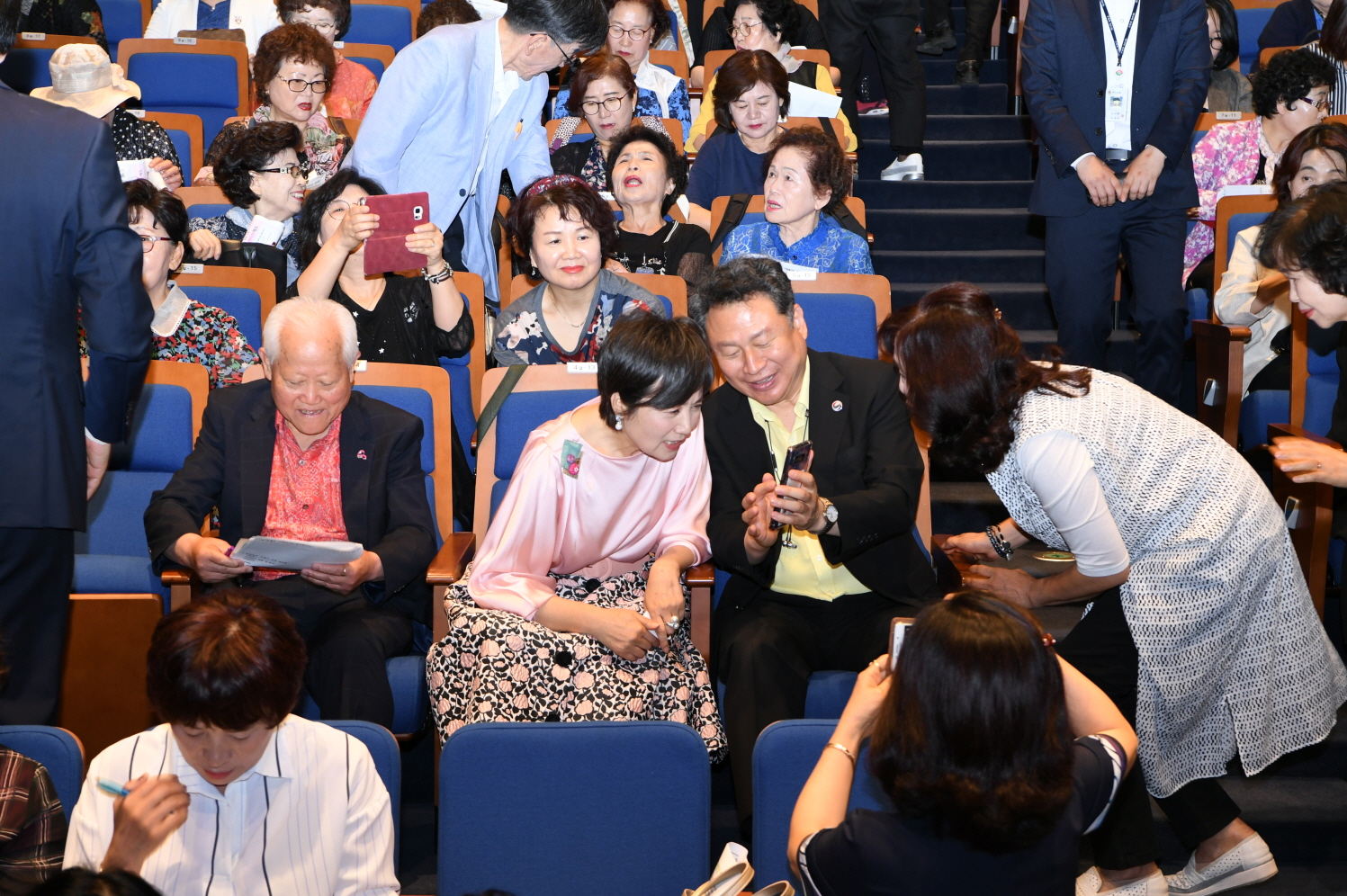 자원봉사자 특강 및 문화공연 이미지 4 - 본문에 자세한설명을 제공합니다.