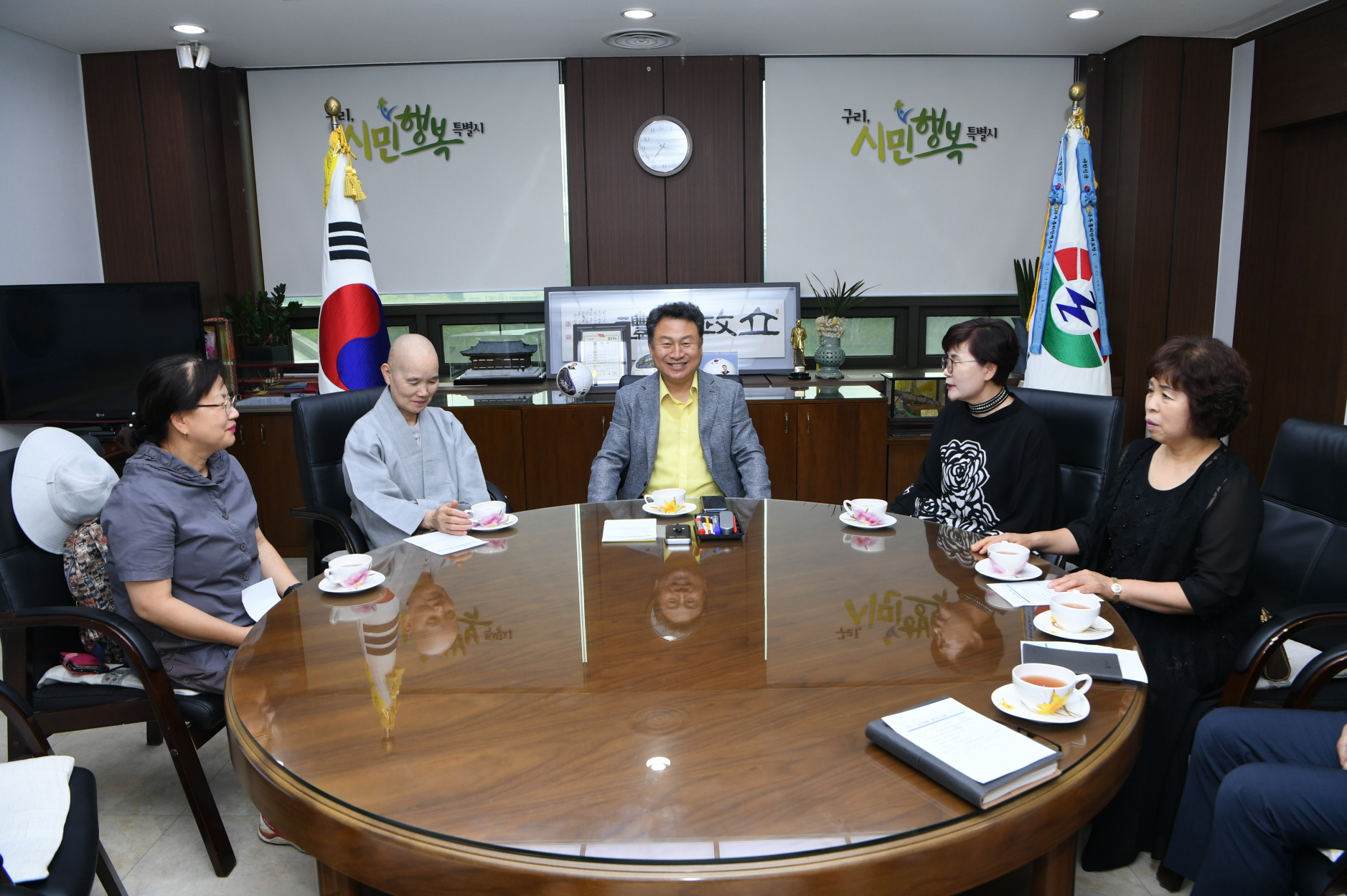 대덕사 장학금 전달식 이미지 1 - 본문에 자세한설명을 제공합니다.