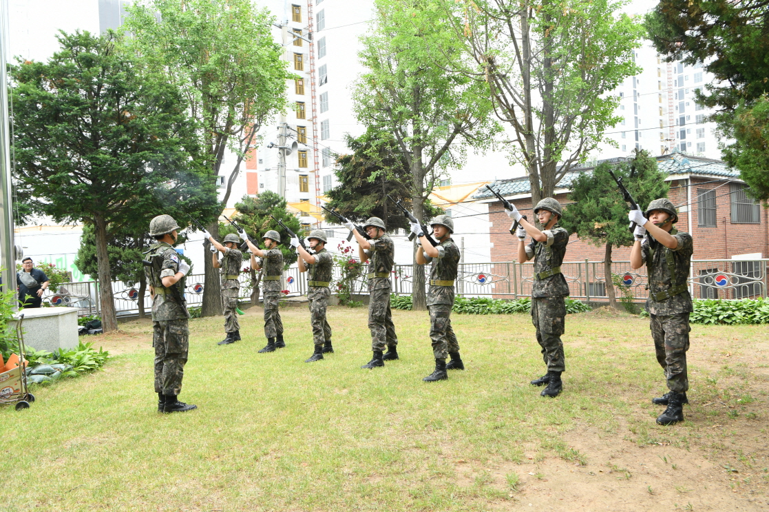 제64회 현충일 추념식 2-1 이미지 68 - 본문에 자세한설명을 제공합니다.