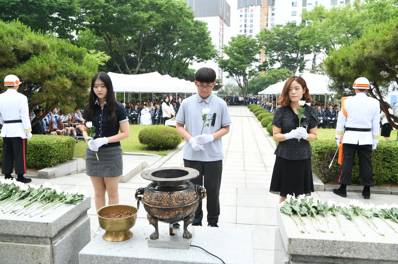 제64회 현충일 추념식 2-1 이미지 34 - 본문에 자세한설명을 제공합니다.
