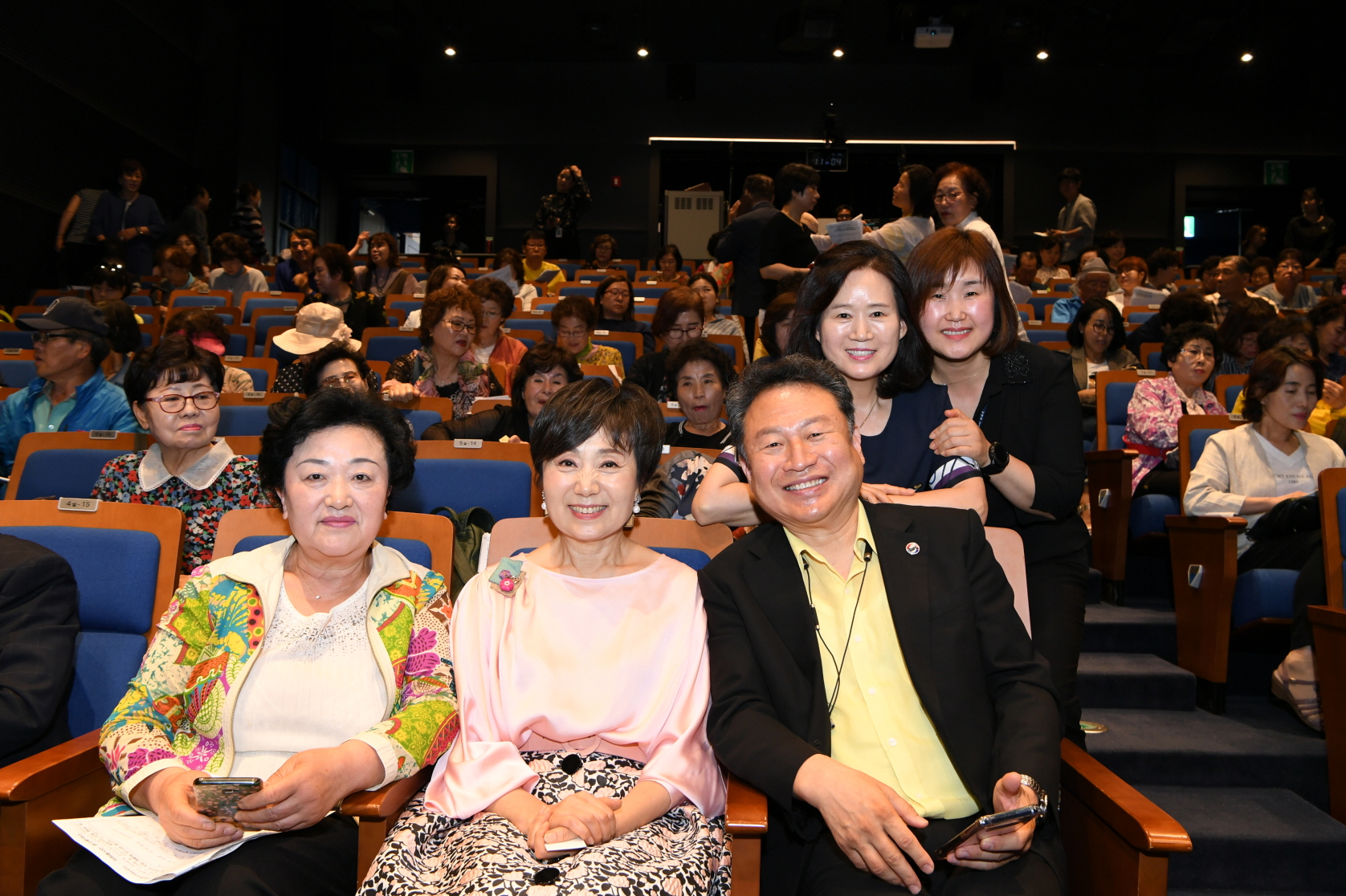 자원봉사자 특강 및 문화공연 이미지 2 - 본문에 자세한설명을 제공합니다.