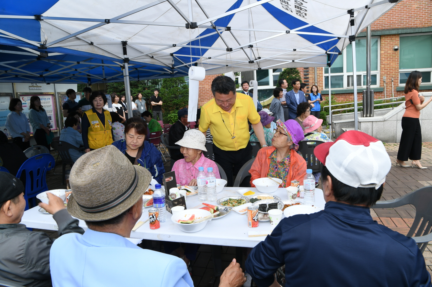 제3회 희망풍차 결연세대화 독거어르신 추억더하기 짜장면 먹는 날 이미지 23 - 본문에 자세한설명을 제공합니다.