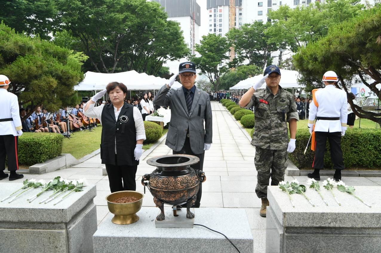 제64회 현충일 추념식 2-1 이미지 44 - 본문에 자세한설명을 제공합니다.