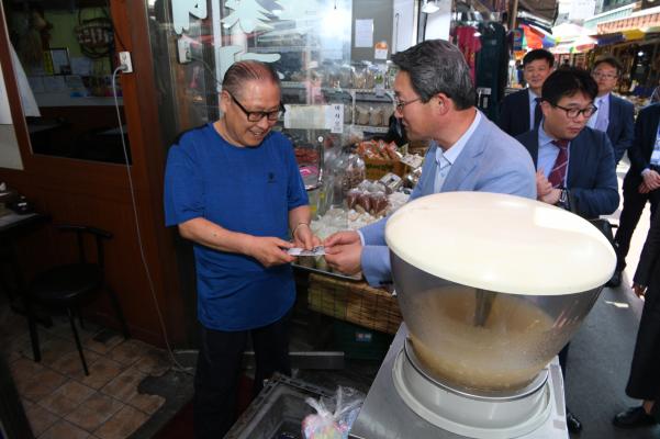 김희겸 경기도행정1부지사 구리전통시장 방문 이미지