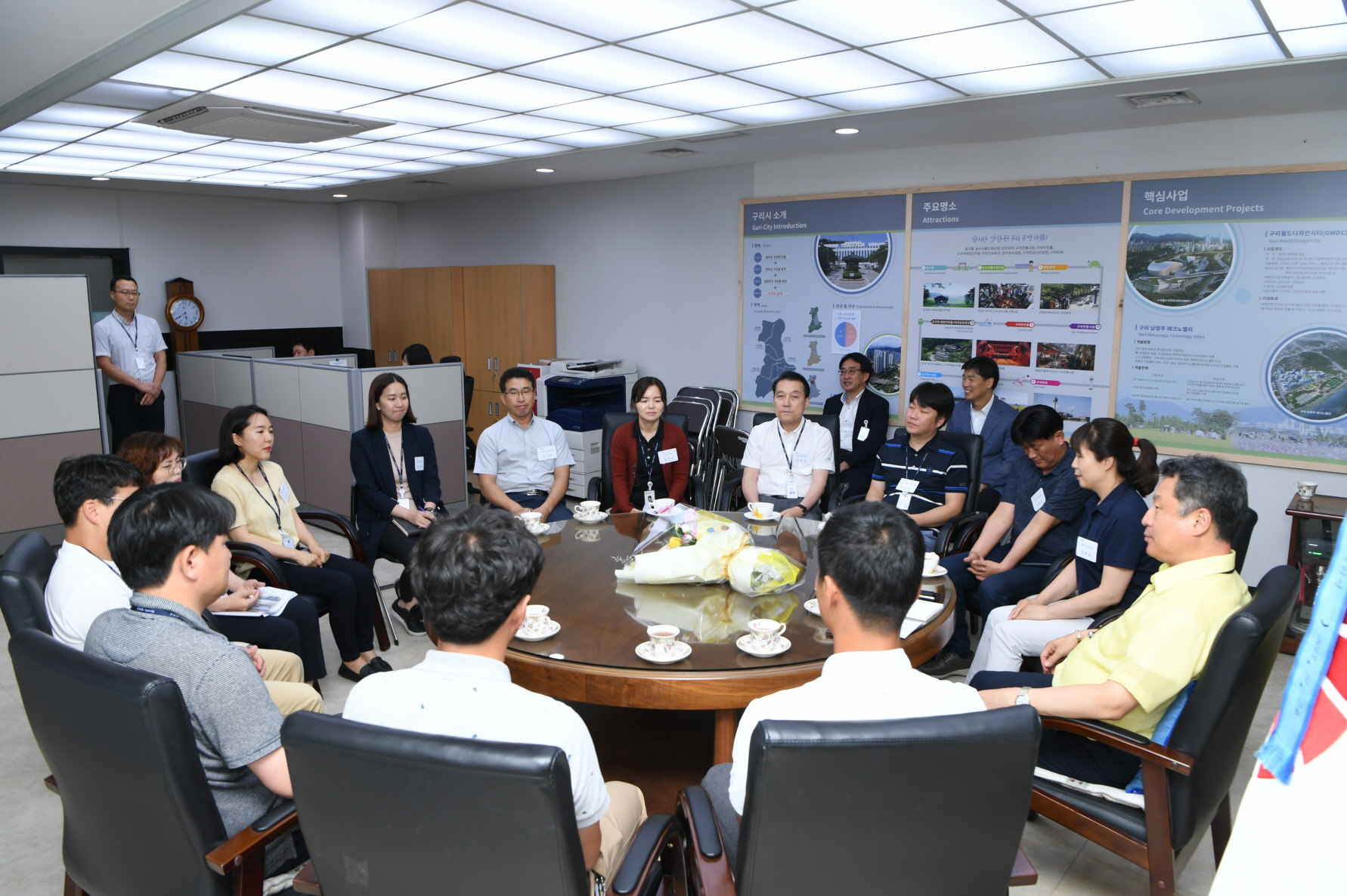 구리시청 직장 동호회별 회장들과 차 대화 이미지 5 - 본문에 자세한설명을 제공합니다.