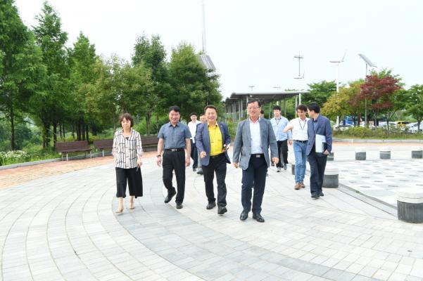 김준태 경기도 도시주택실장 구리테크노밸리 예정 부지 현장 방문 이미지