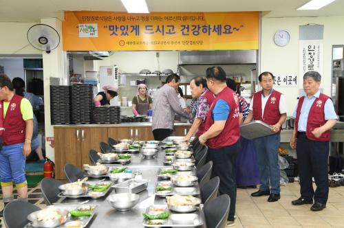 인창동 어르신 무료급식소 배식봉사 이미지