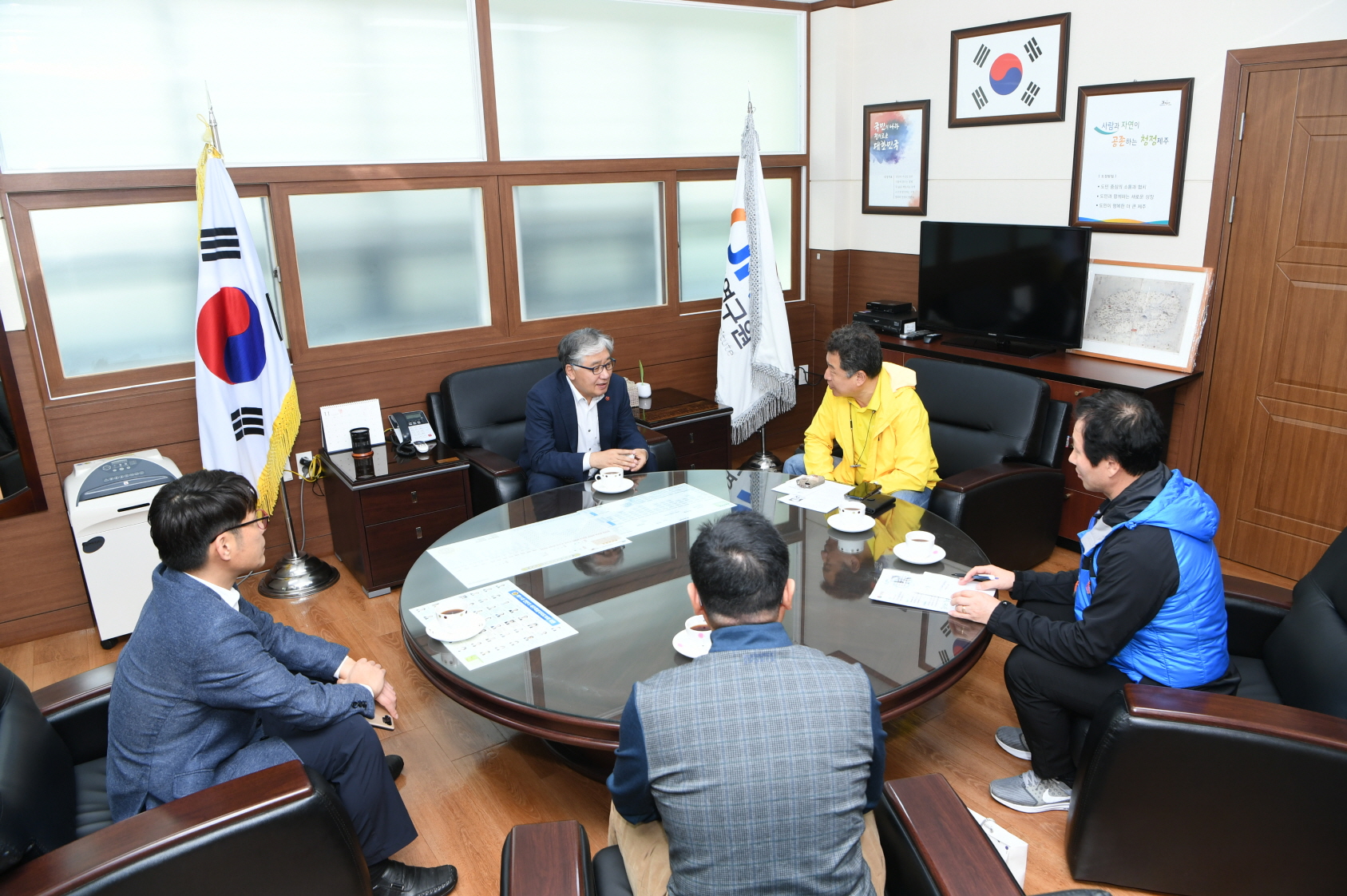 안승남 구리시장과 김동전 제주연구원 원장과의 간담회 이미지 7 - 본문에 자세한설명을 제공합니다.