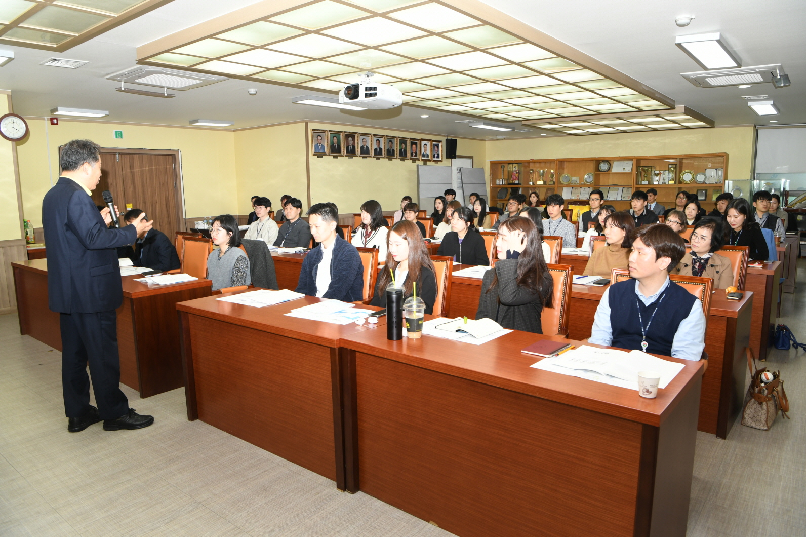  2019 신규공무원 교육 이미지 4 - 본문에 자세한설명을 제공합니다.