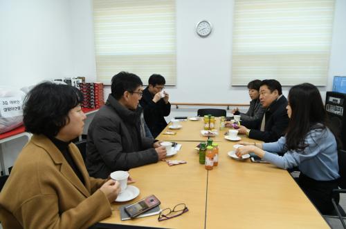 설맞이 사회복지시설 시장님 방문 위문 - 구리시립노인요양원 이미지