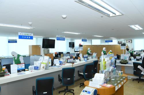 신종코로나바이러스 감염증 대응 - 갈매동 새마을회 공공시설물방역 이미지