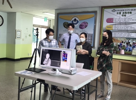 구리시, 학교현장 열화상카메라, 체온계밴드 등 긴급지원 이미지 2 - 본문에 자세한설명을 제공합니다.